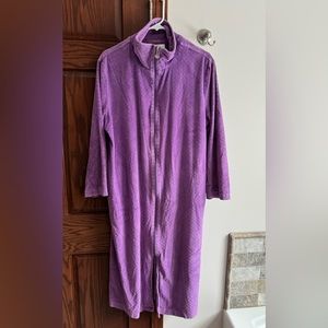 NEW WITH TAGS WOMENS ROBE KAREN NEUBUGER SIZE MEDUIM